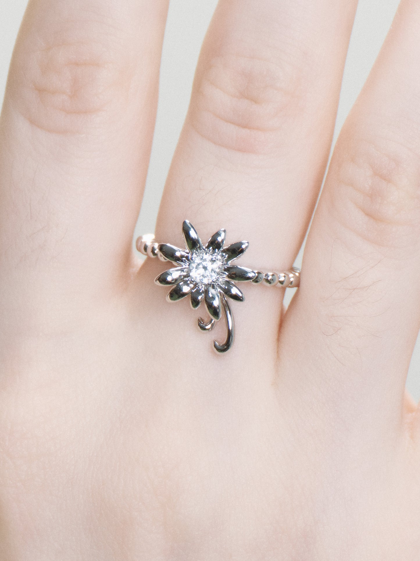Daisy Waltz Rotatable Ring