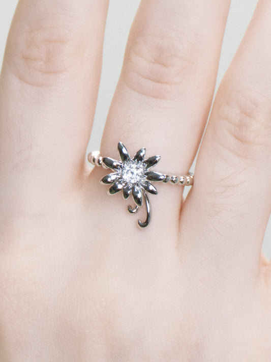 Daisy Waltz Rotatable Ring