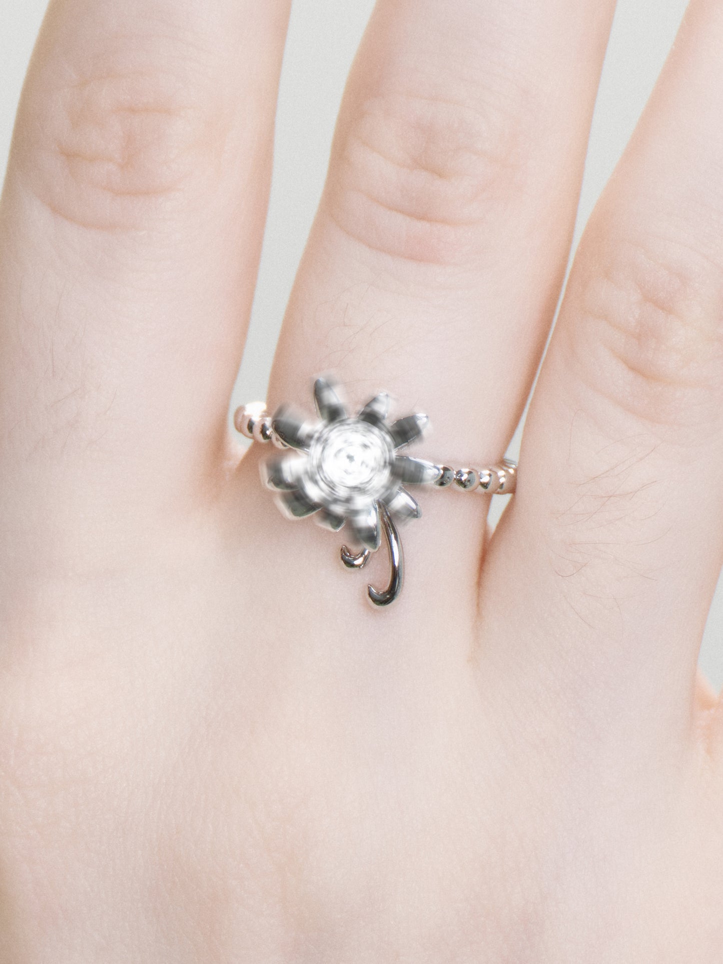 Daisy Waltz Rotatable Ring