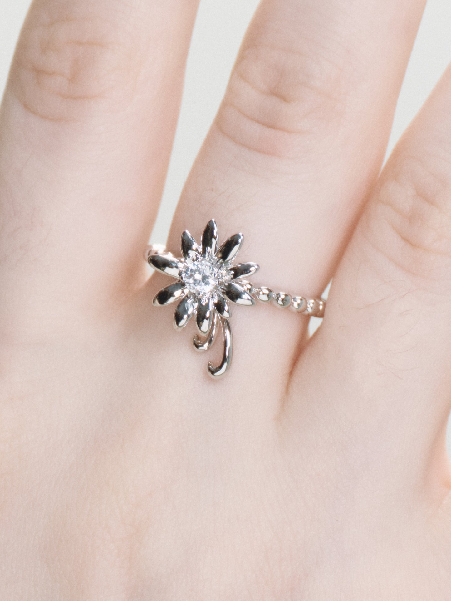 Daisy Waltz Rotatable Ring