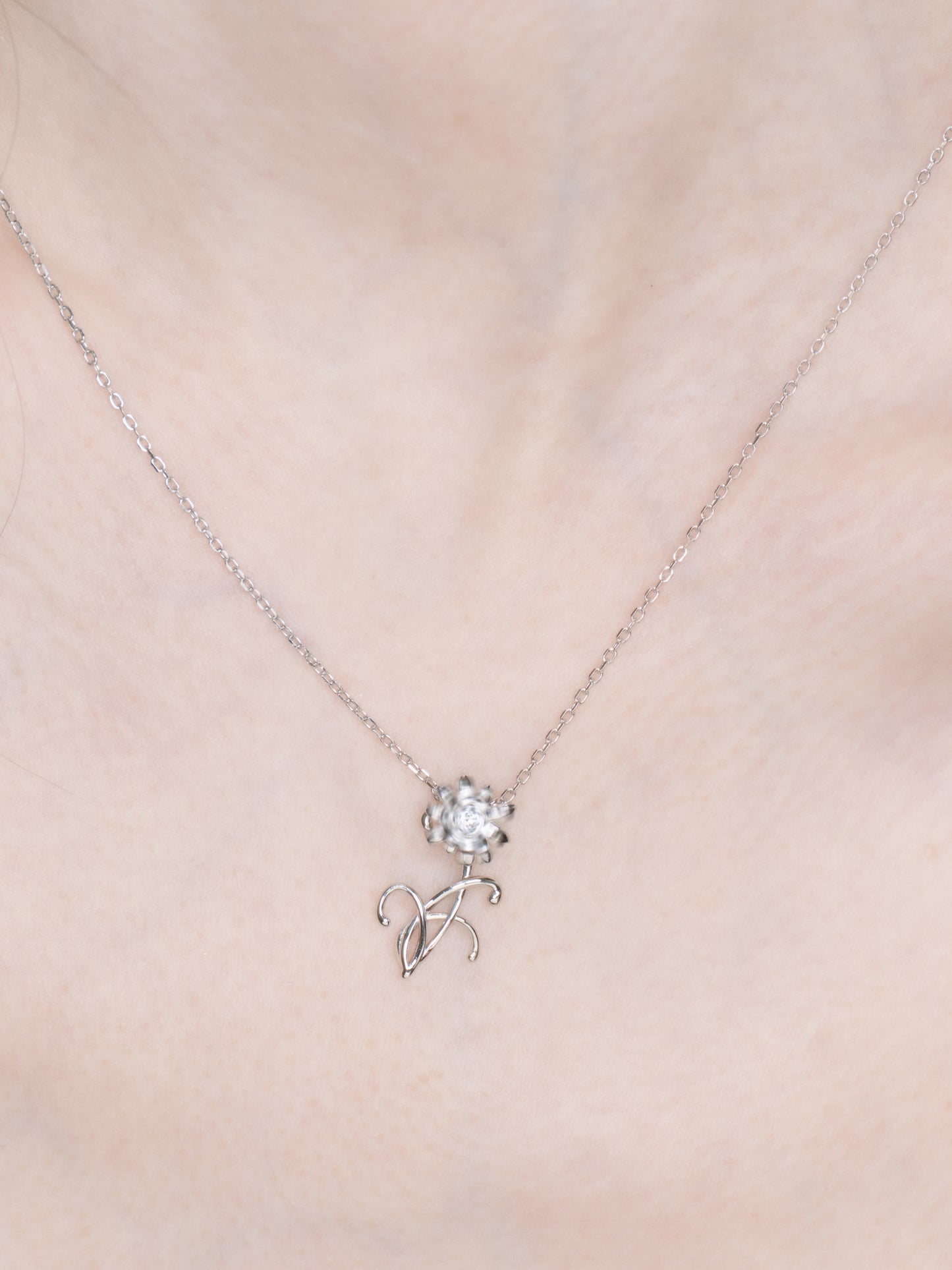 Daisy Pixie Rotatable Necklace