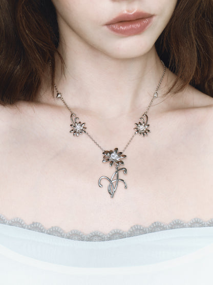 Daisy Trail Necklace