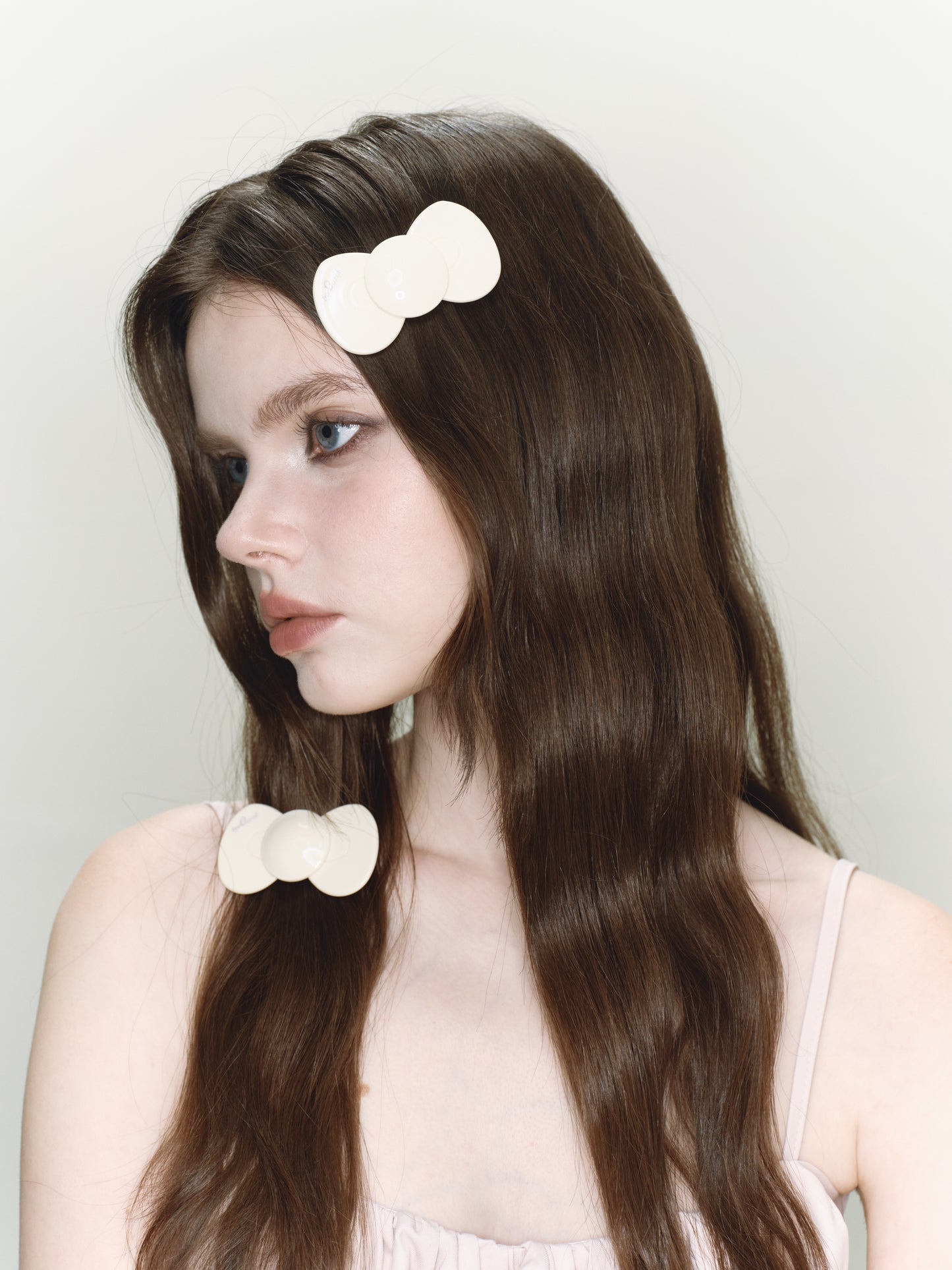 Creme Bow Hairclip