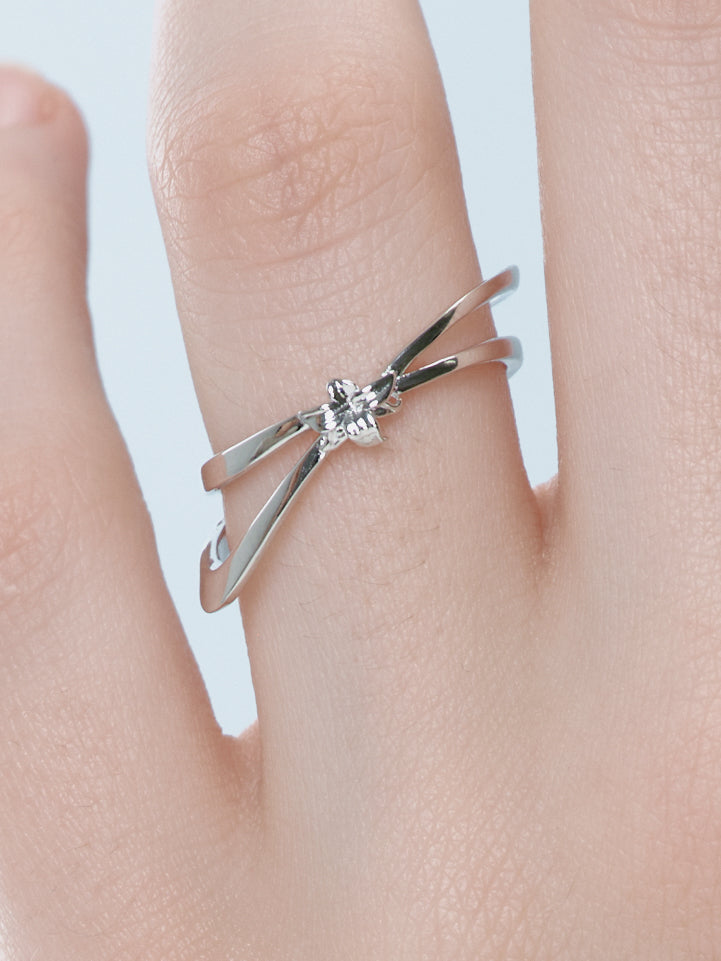 Lily Winding Ring