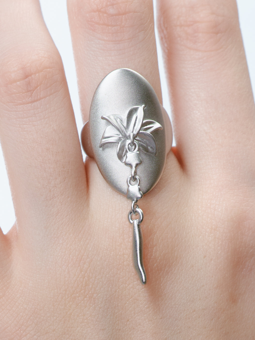 Matte Oval Lily Ring