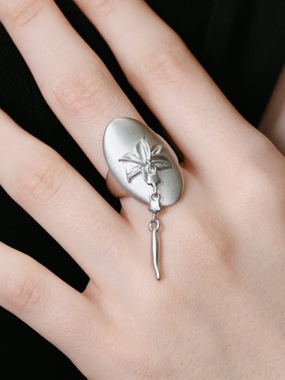 Matte Oval Lily Ring