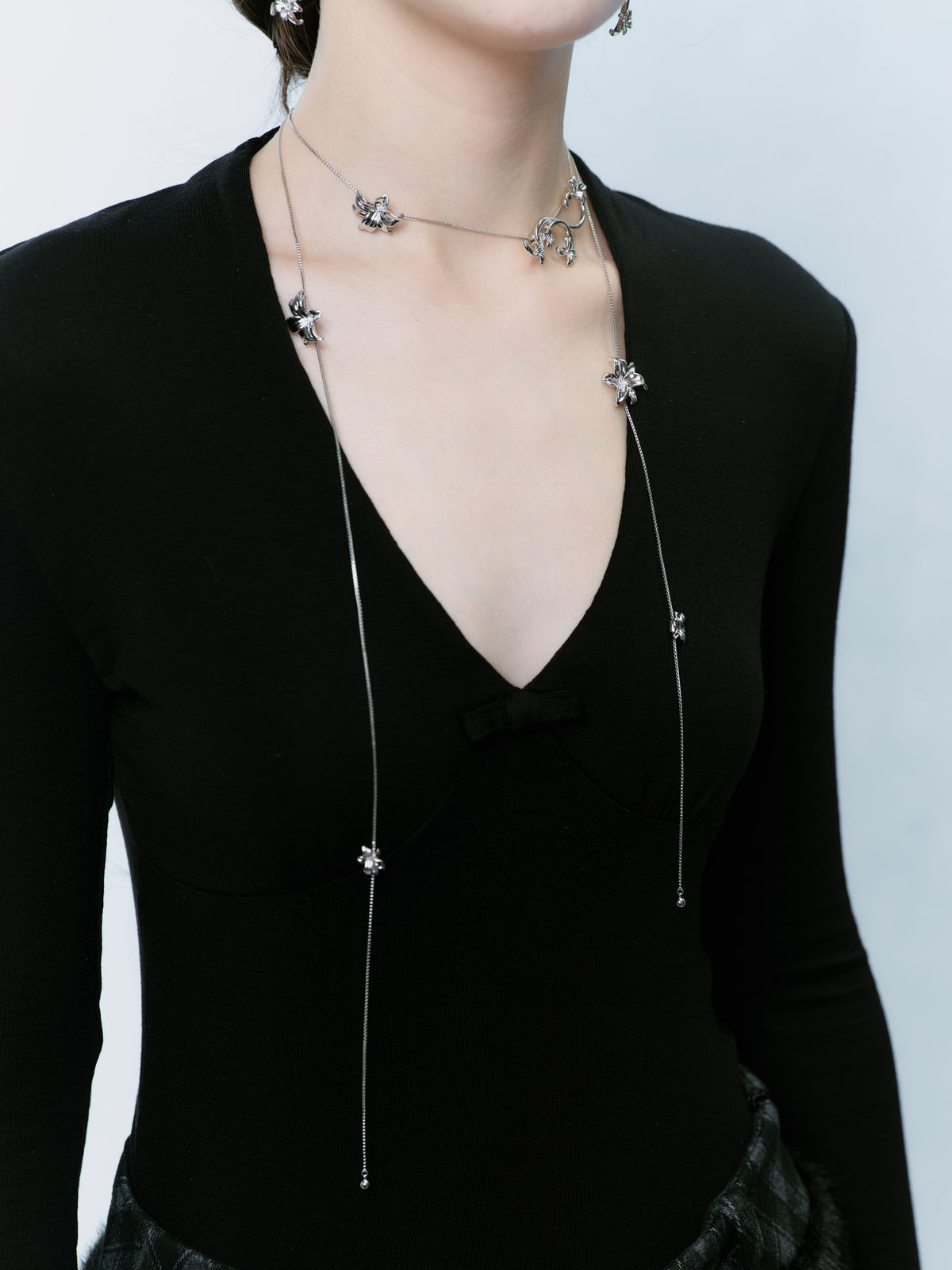 Lily Vine Neckalce