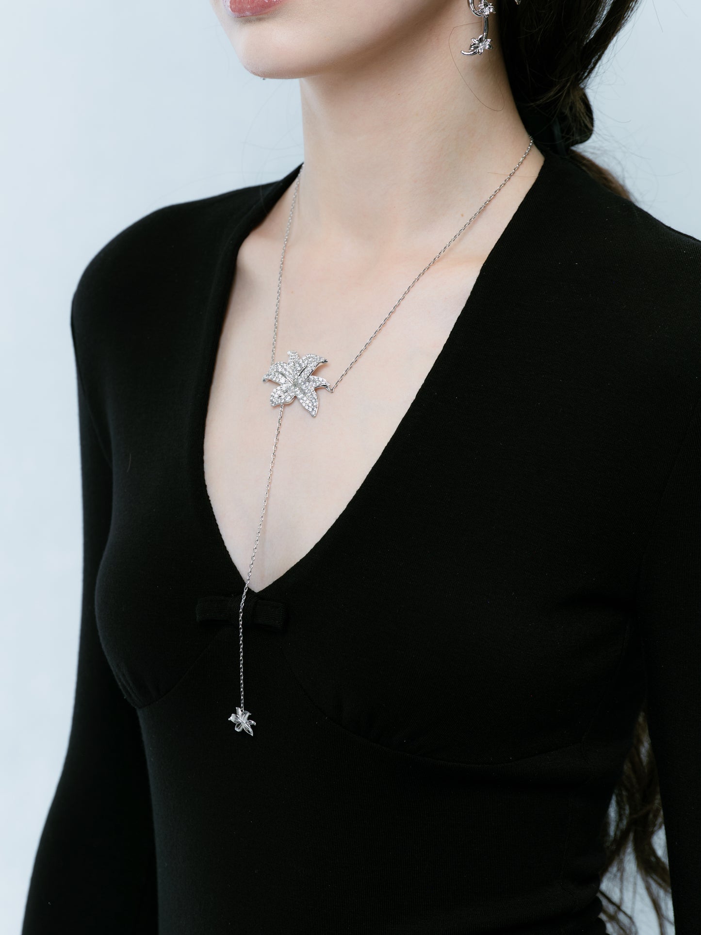 Lily Twinkle Necklace