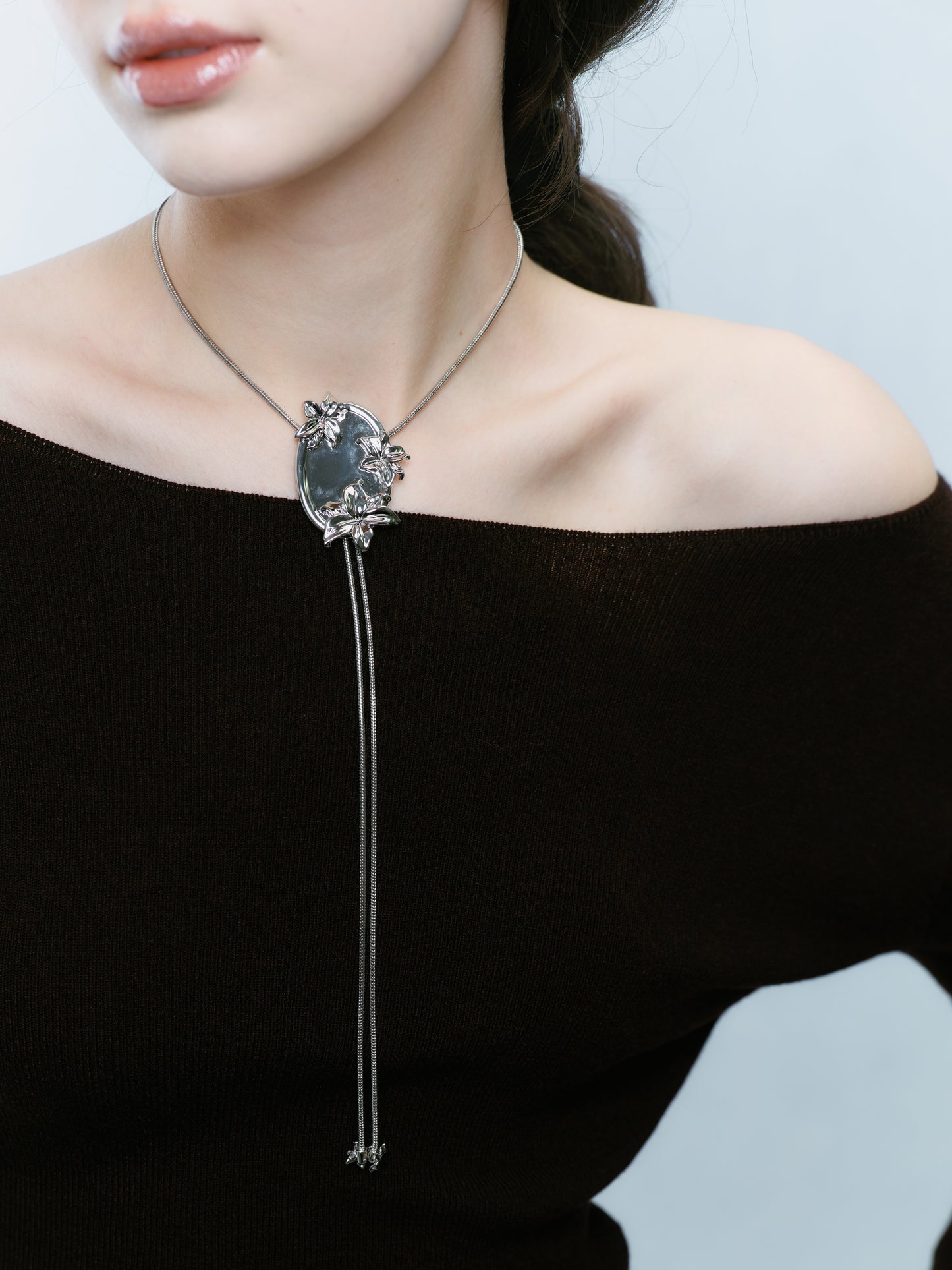 Lily Mirror Lariat