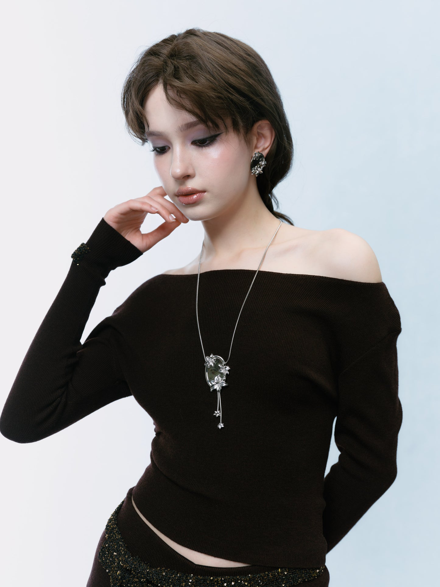 Lily Mirror Lariat