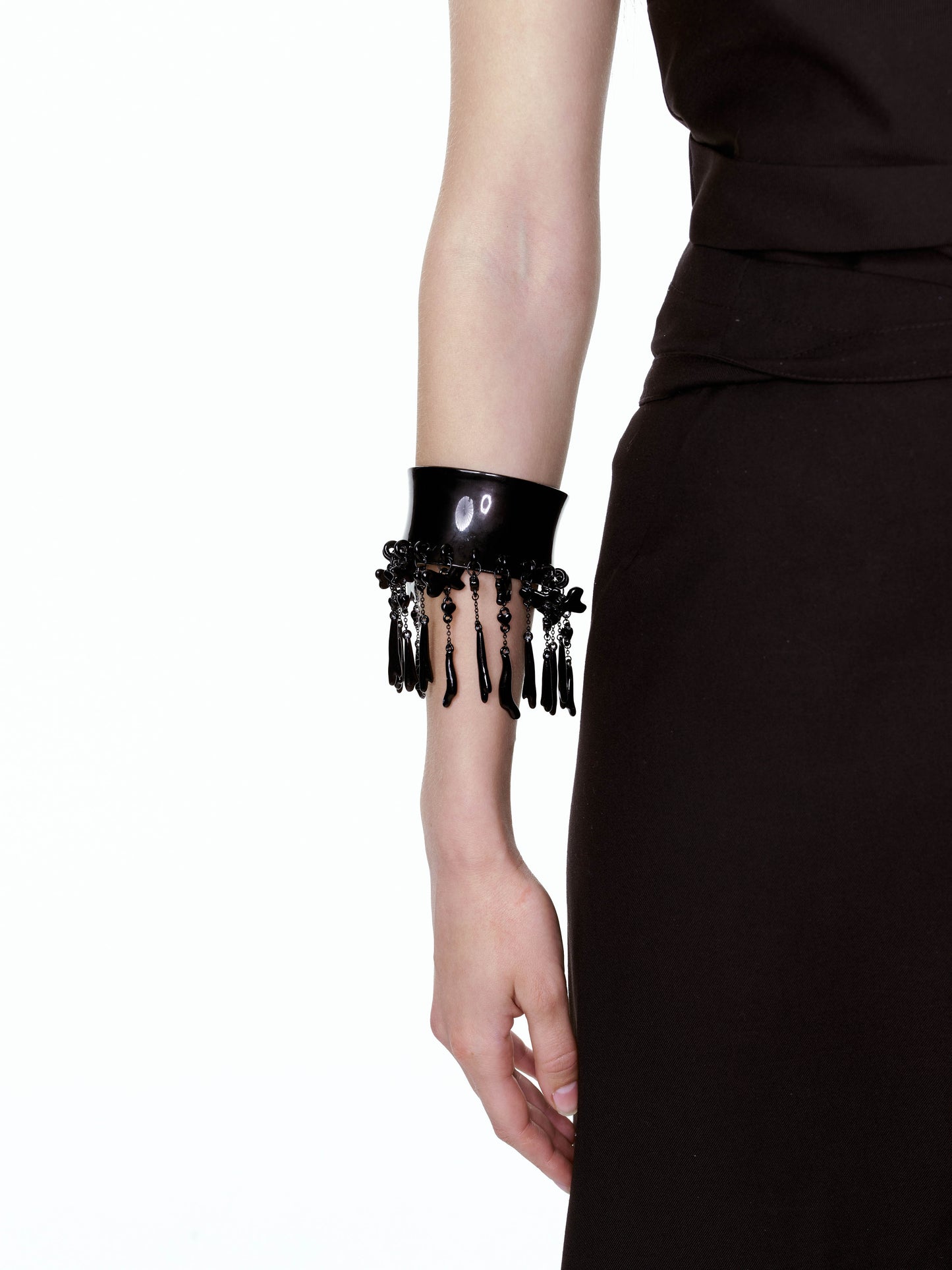 Black Swaying Arm Bracelet