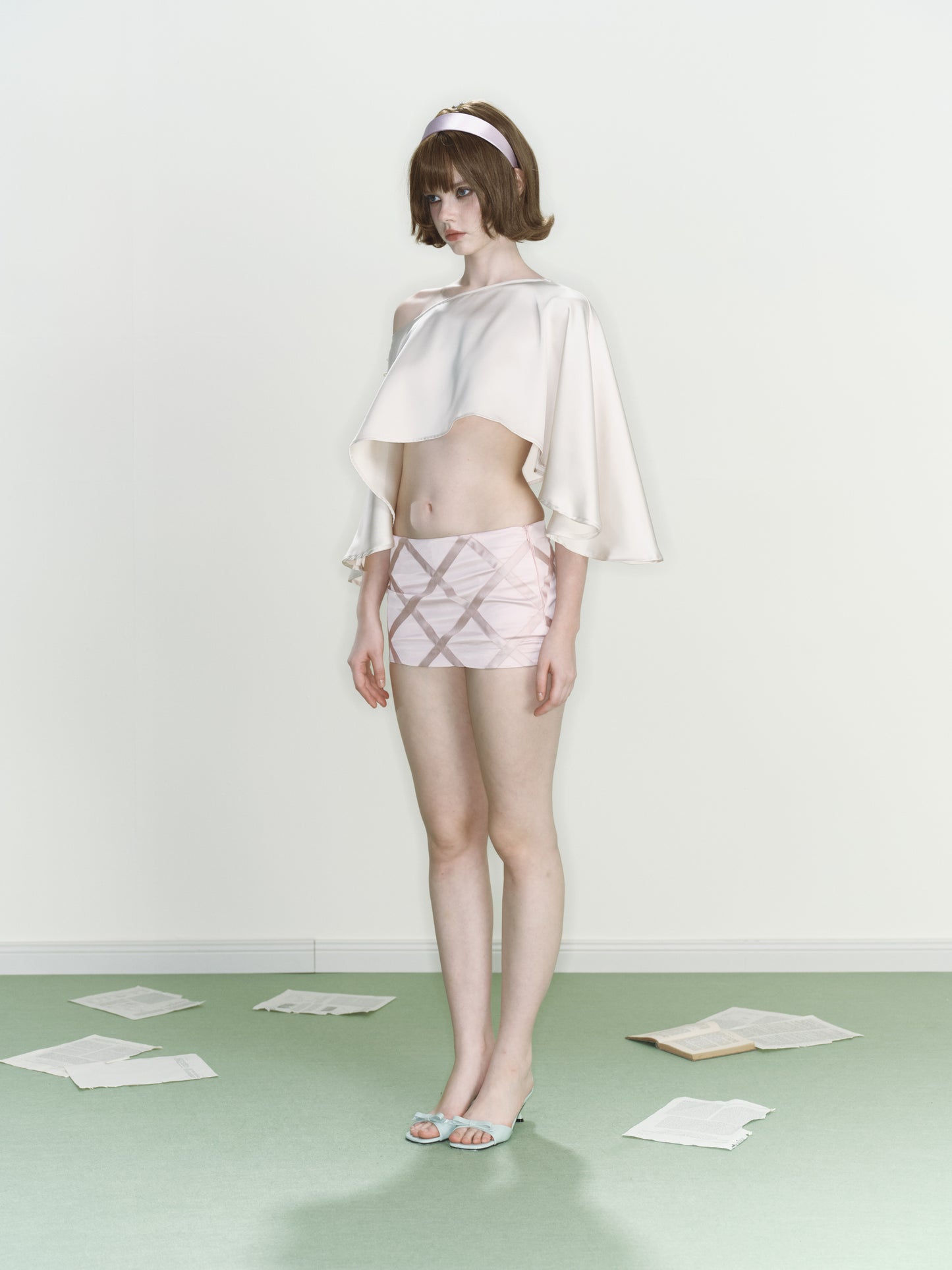 Airy Bow Cape (White)